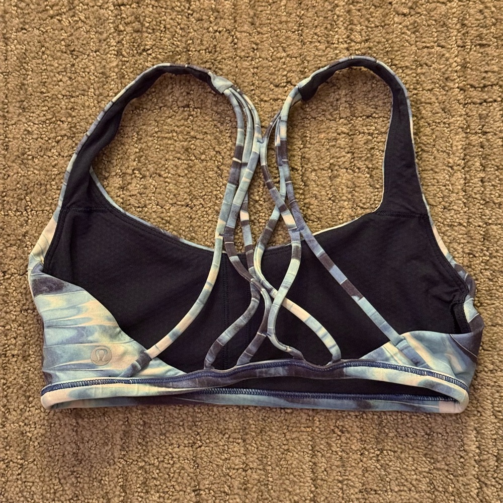 Lululemon Athletics Women's Strappy Sports Bra - Blue